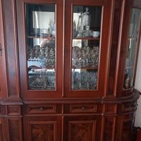 Credenza con alzata in vetro in legno massello