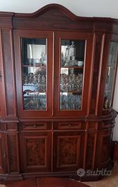 Credenza con alzata in vetro in legno massello