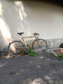 bici con telaio alluminio anni70