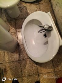 Lavandino grande  più bidet