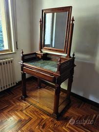 Toeletta noce e marmo