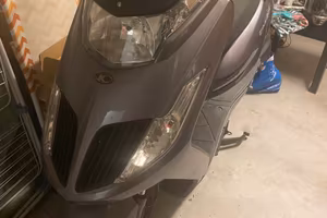 Scooter Kymco 200 Dink
