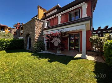 2 LOCALI A SIRMIONE