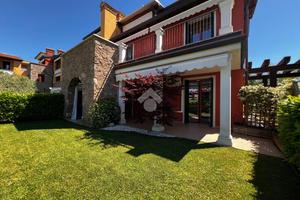 2 LOCALI A SIRMIONE