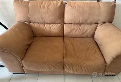 divano in alcantara colore beige
