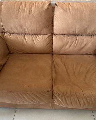 divano in alcantara colore beige