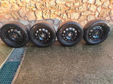 4 Cerchi in ferro 16" per BMW + Gomme invernali