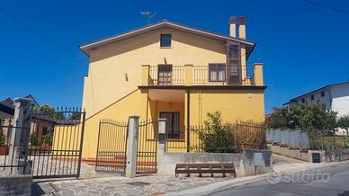 Casa indipendente in c.da Colle dell'Orso