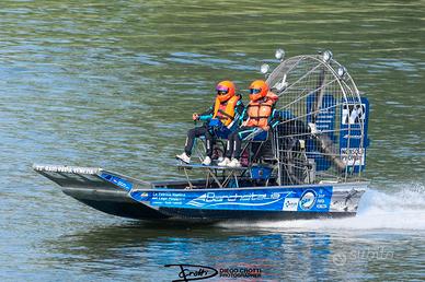 IDROSCIVOLANTE A ELICA AEREA airboat.