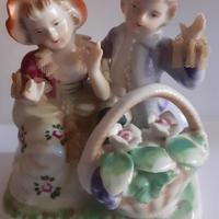 Bella statuina porcellana vintage Fanciulli