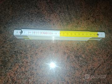 metro pieghevole professionale con rinforzi 