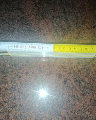 metro pieghevole professionale con rinforzi 