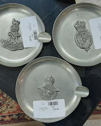 Posaceneri in peltro - stemmi militari britannici