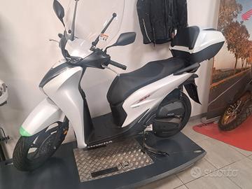 Honda SH 150 sport pronta consegna Permute garanzi