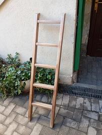 Finestre camper griglie tavolino scala