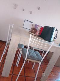 tavolo e 4 sedie