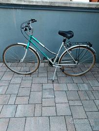 bicicletta da strada da donna