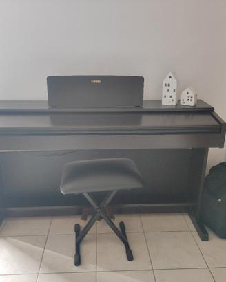 pianoforte Yamaha Arius YDP-144