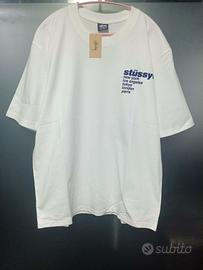 Stussy, T-shirt girocollo con stampa di fragole