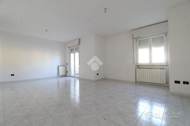 4 LOCALI A MONTALTO UFFUGO