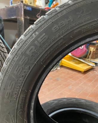 4 Gomme invernali Nokian 195/55 r15 89h xl