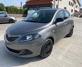 Lancia Ypsilon 1.0 FireFly 5 porte S&S Hybrid Silv
