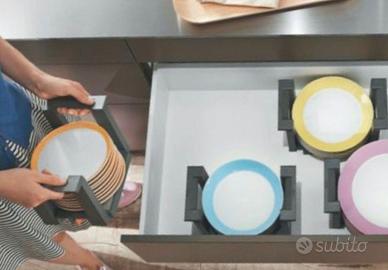 2 Porta piatti  Marchio Blum