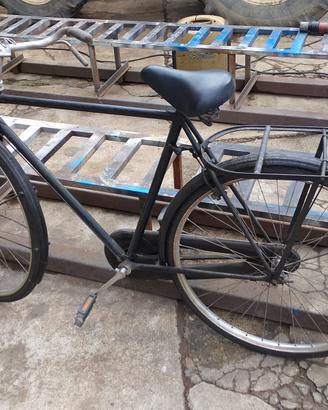 Bici d’epoca con freni a bacchetta