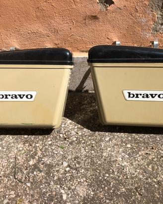 Bauletti originali rigidi per Piaggio Bravo