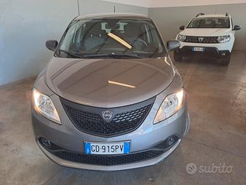 Lancia Ypsilon 1.0 FireFly 5 porte S&S Hybrid Ecoc