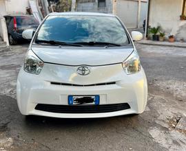 Toyota iQ