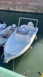 Barca Arkos 647 walkaround con ormeggio