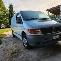 Mercedes Vito 110 CDI Autocarro 3 posti – Revision
