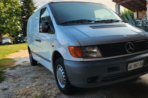 Mercedes Vito 110 CDI Autocarro 3 posti – Revision