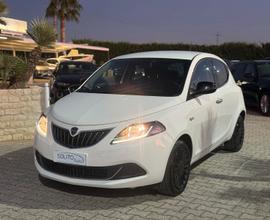 Lancia Ypsilon 1.0 70 CV Hybrid Ecochic Silver