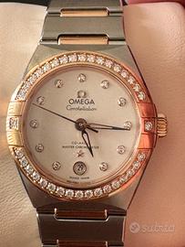 Omega Cinstallation Lady