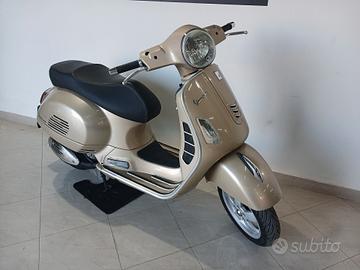 Piaggio Vespa 300 GTS