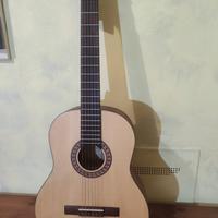 Chitarra classica Toledo con custodia e supporto