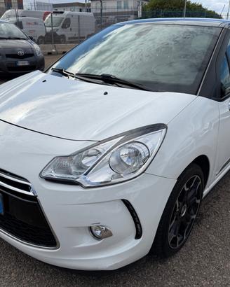 Citroen DS3 1.4 HDi 70 So Chic -SOLO 96.000 KM-