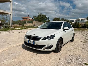 Peugeot 308 2serie con interni premium