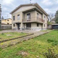 MARNATE - VILLA SINGOLA CON GIARDINO