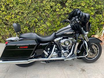 Harley Street Glide 1584