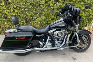 Harley Street Glide 1584