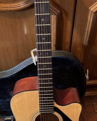 Chitarra acustica elettrificata Yamaha FG-411C