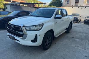 TOYOTA Hilux 2.4 D-4D 4WD 4 porte Double Cab Execu