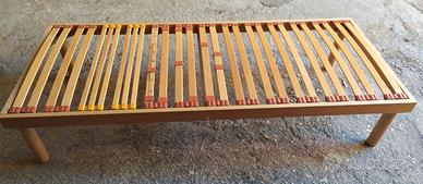 Rete singola interamente in legno con doghe