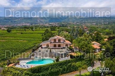 Villa di lusso con piscina a Zafferana Etnea