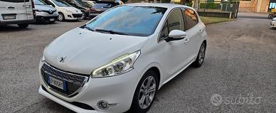 Peugeot 208 1.4 HDi 68 CV 5 porte Allure