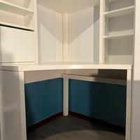 Scrivania angolare ikea con ripiano e calamite