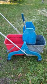 carrelli lavapavimenti con strizzatore